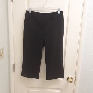 Black capris, size 6P